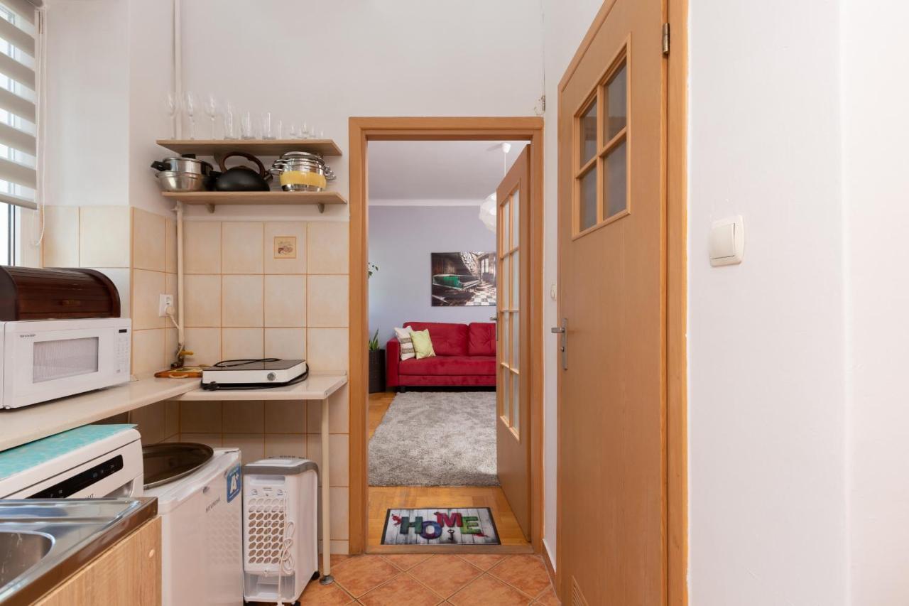 Metro Politechnika Studio Konstytucji By Renters Lejlighed Warszawa Eksteriør billede